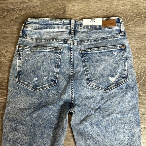 NWT Judy Blue Women’s Skinny Fit High-Rise Distressed Jeans in Acid Wash Sz 3/26 - Picture 8 of 14
